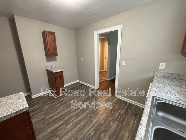 Building Photo - 340 Burleigh Ave