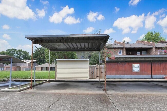 Building Photo - 2663 Toulon Dr