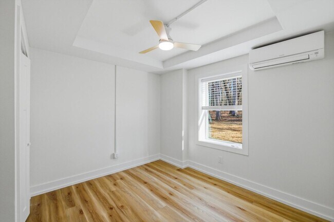 Building Photo - 2113 W Madison Ave