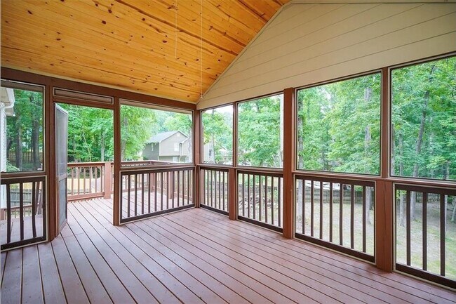 Building Photo - 3965 N Indian Cir NW