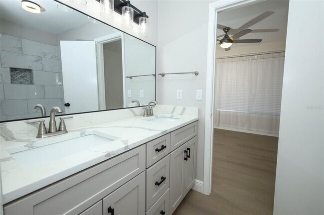 Building Photo - 4029 Henley Rd