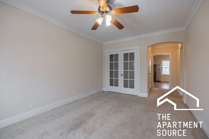 Building Photo - 602 Elgin Ave