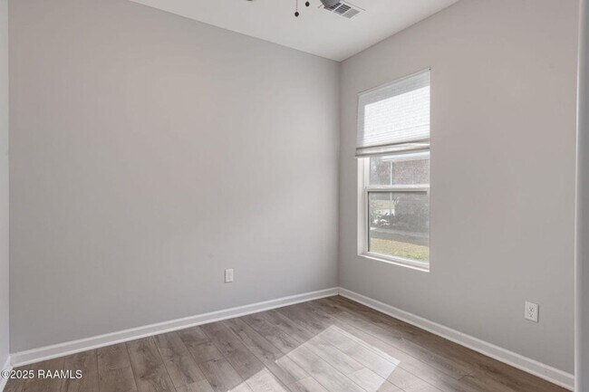 Building Photo - 109 Tyreek Dr