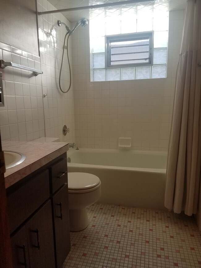 Building Photo - 6042 S Kolmar Ave