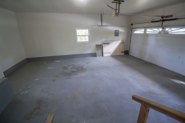 Building Photo - 57 Sherwood Dr