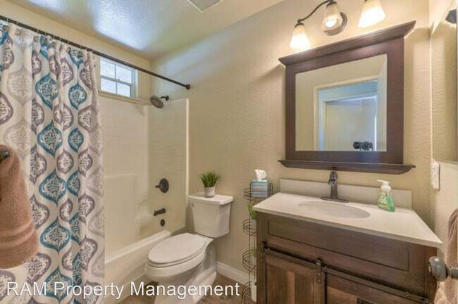 Building Photo - 4 br, 2 bath House - 9270 Loganberry Dr