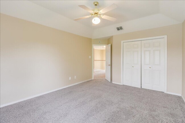 Building Photo - 7426 Lake Travis Dr