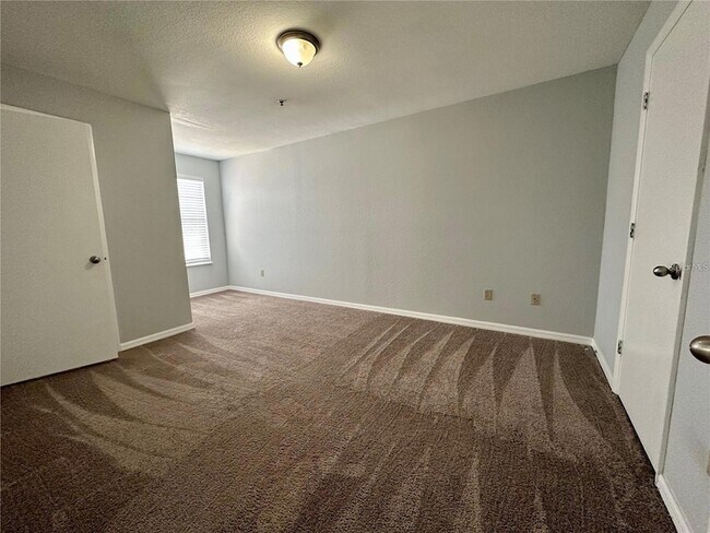 Building Photo - 1606 Columbia Arms Cir