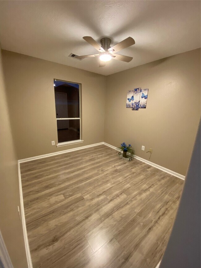 Building Photo - 8825 E Buffalo Cir