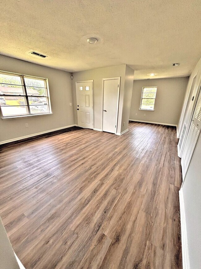 Building Photo - HOUSE FOR RENT - DECATUR * Sec 8 Welcome