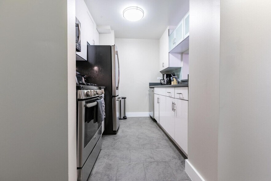 Building Photo - 189 W 89th St