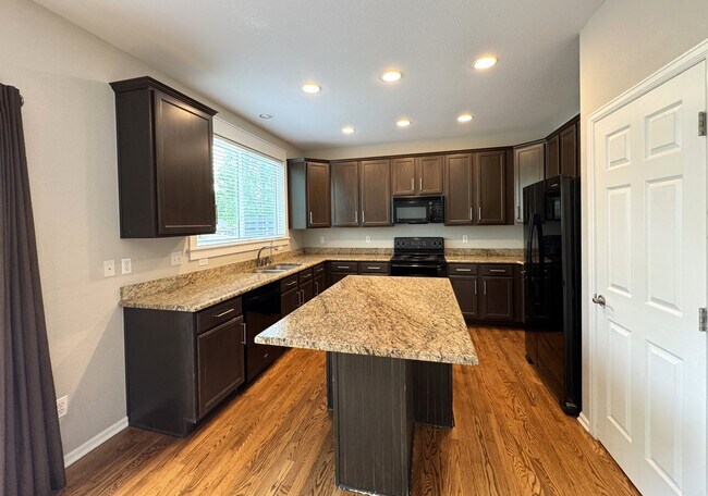 Building Photo - 2390 Broadleaf Loop