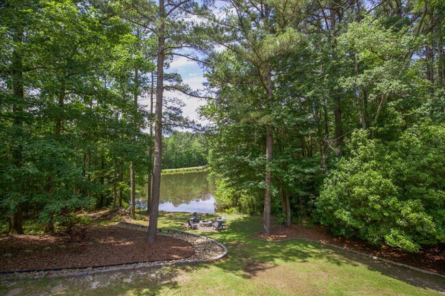 Building Photo - 806 Sumac Ln