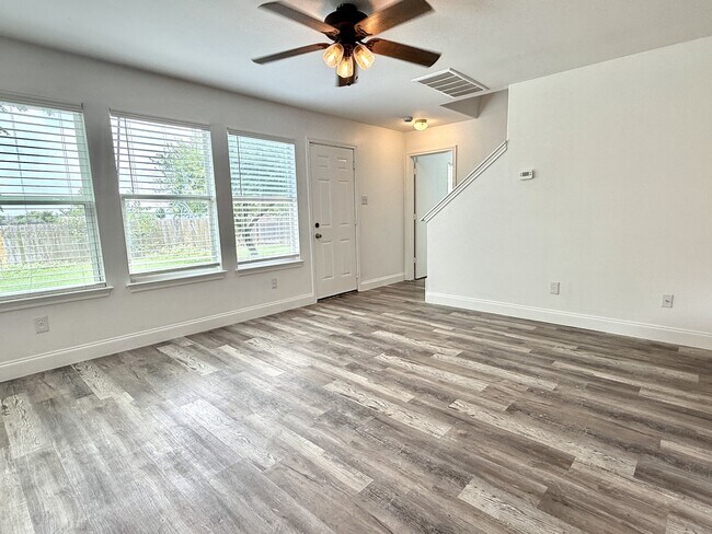 Building Photo - 529 W Metcalfe St