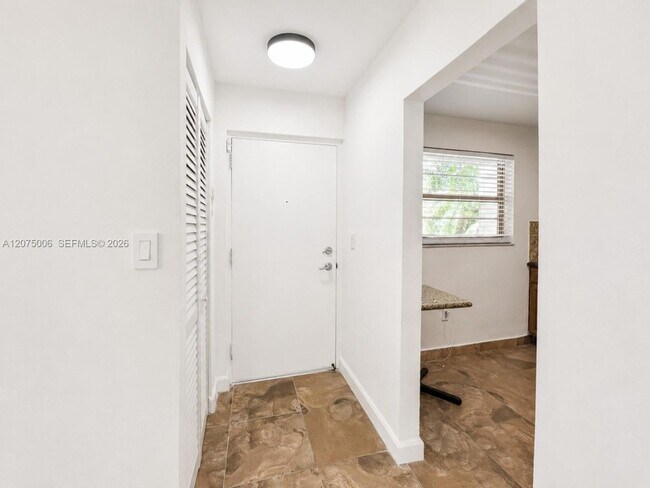 Building Photo - 13100 SW 92nd Ave