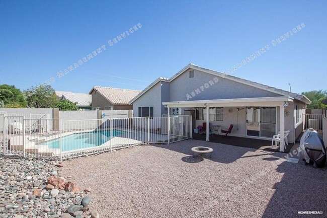 Building Photo - Beautiful Single-Story 3BR Home with Priva...