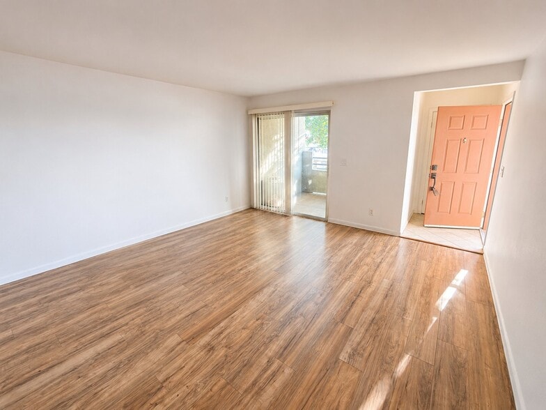 Building Photo - 755 Paso de Luz