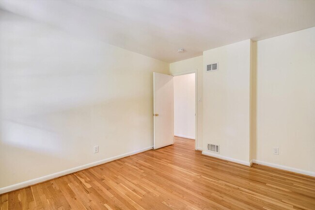 Building Photo - 11200 Powder Horn Dr