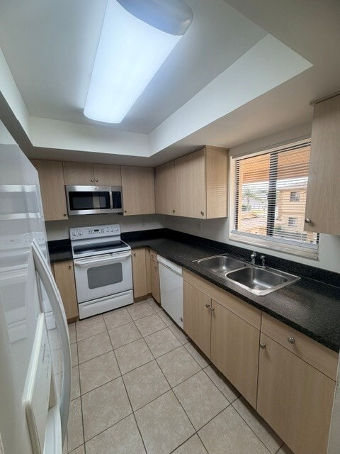 Kitchen - Gemini Apartments