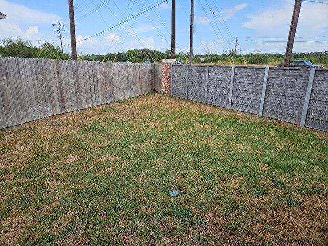 Building Photo - 17721 Somerville Ct
