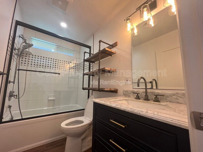 Building Photo - 1770 Luxton St