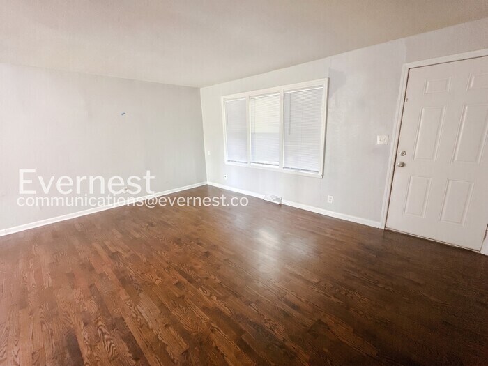 Building Photo - 5901 E 83rd St