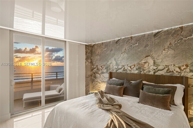 Building Photo - 5555 Collins Ave