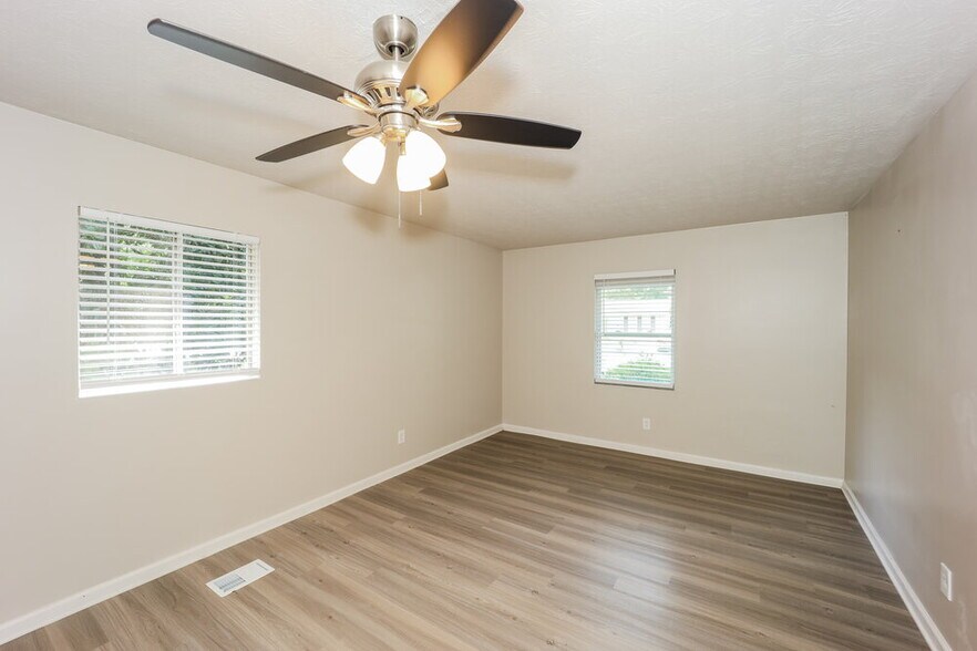 Building Photo - 8268 Dunellen Ln