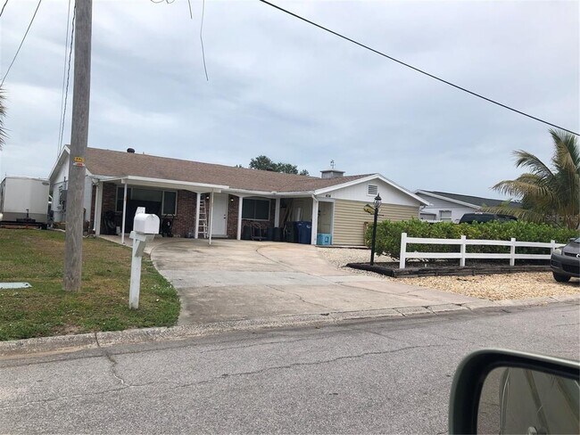 Building Photo - 404 Bryn Mawr Island