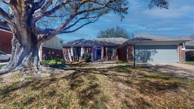 Primary Photo - 11408 32nd Ave N