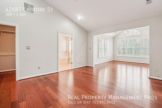 Building Photo - 42687 Latrobe St