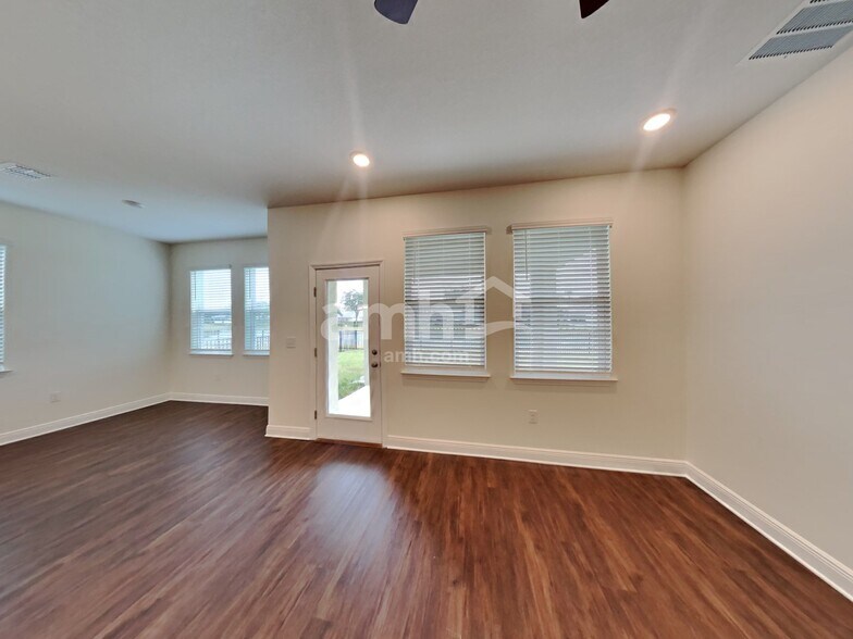 Building Photo - 6318 Emerald Hls Wy