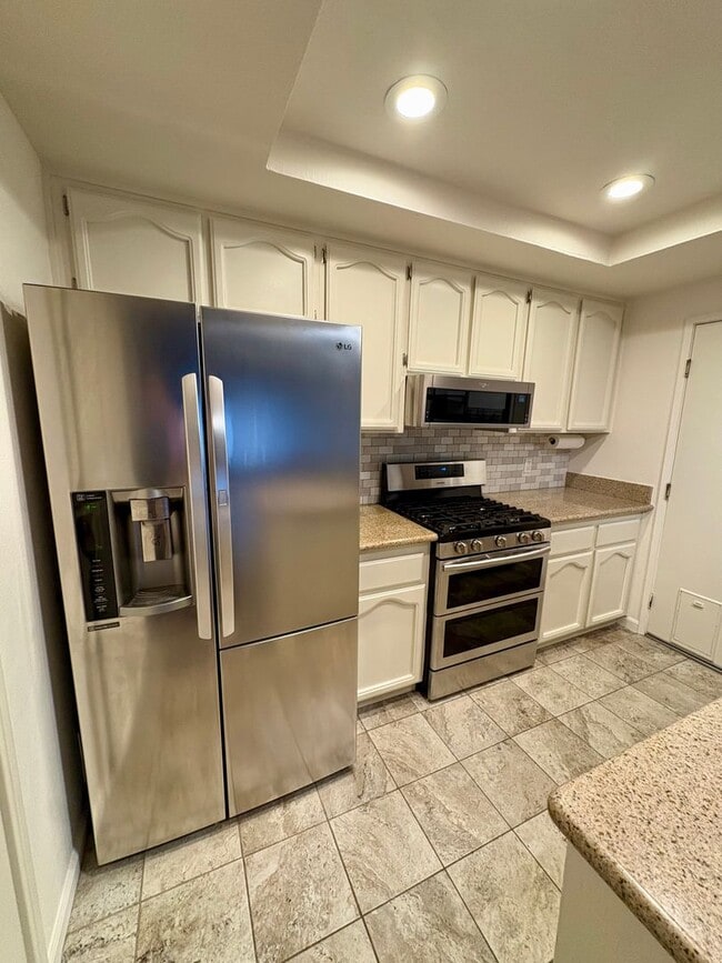 Building Photo - Updated 2bed/2full bath home in Pocket