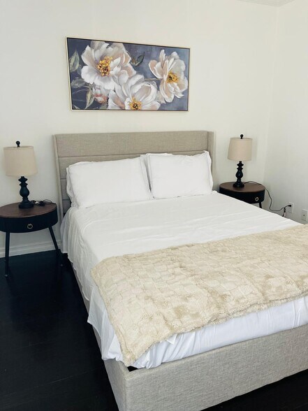 Building Photo - 17946 Valley Vista Blvd