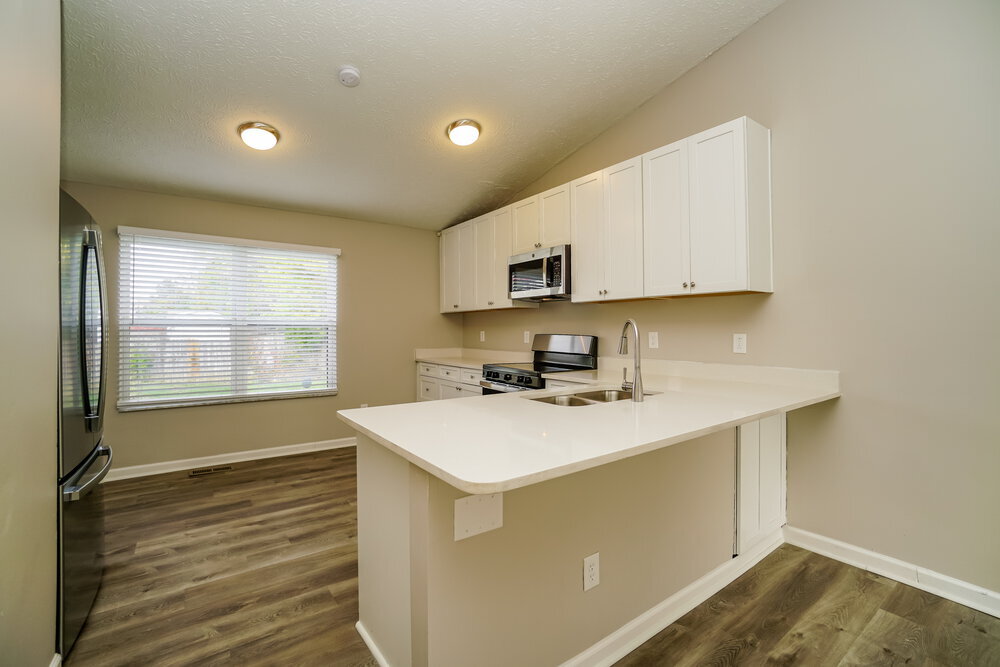 Building Photo - 2146 Kingsglen Dr