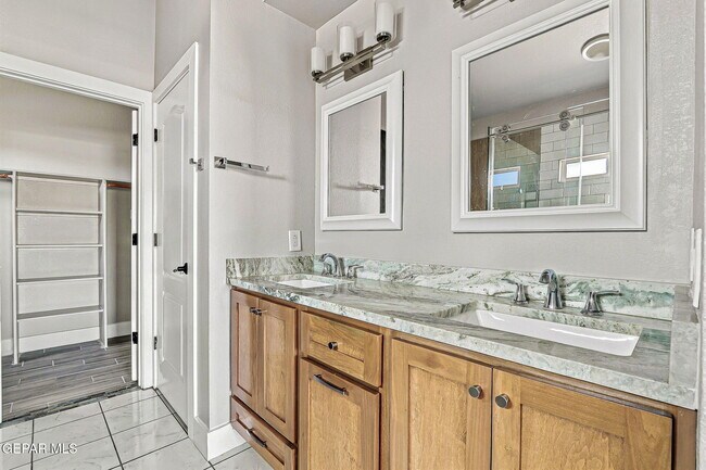 Building Photo - 14420 Navajo Point Dr