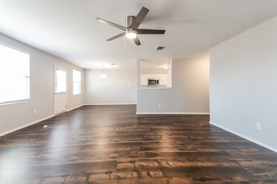 Building Photo - 1412 Laurel Ln