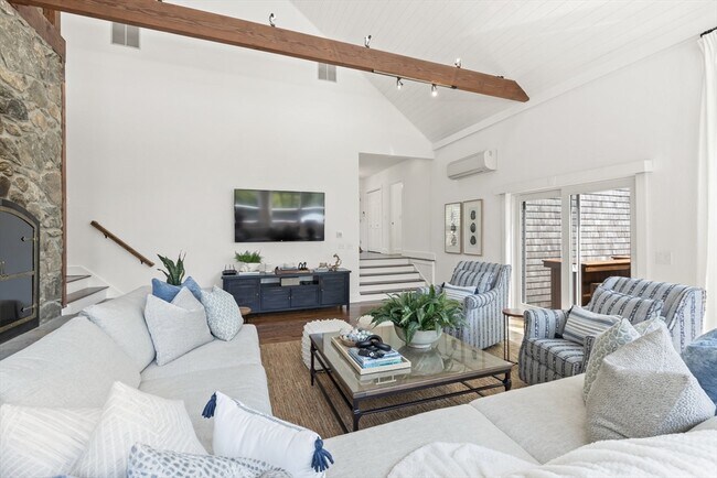 Building Photo - 65 Starboard Ln