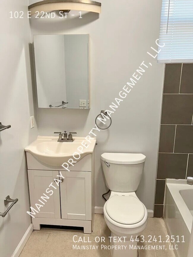 Building Photo - 102 E 22nd St