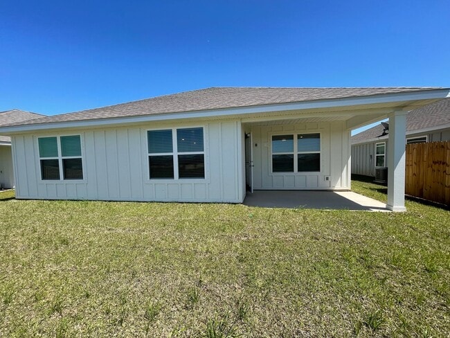 Building Photo - Old Field Newer Daphne Home For Lease