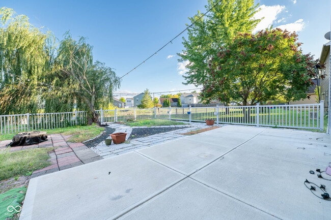 Building Photo - 2887 Ludwig Dr