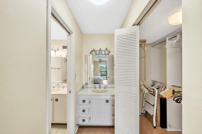 Building Photo - 6200 NW 44th St