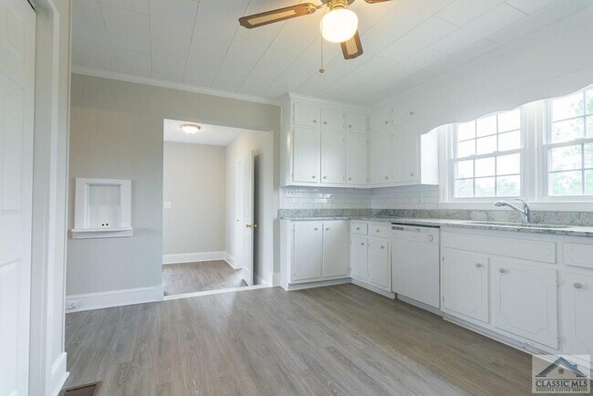 Building Photo - 243 Mitchell Farm Rd