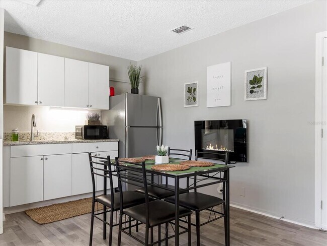 Building Photo - 3801 1st Ave S