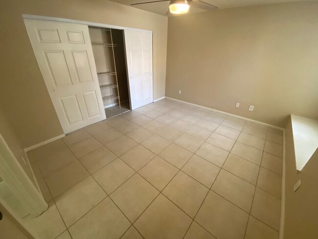 Building Photo - LOVELY 3 BEDROOM 2 BATHROOM 1ST FLOOR CONDO,