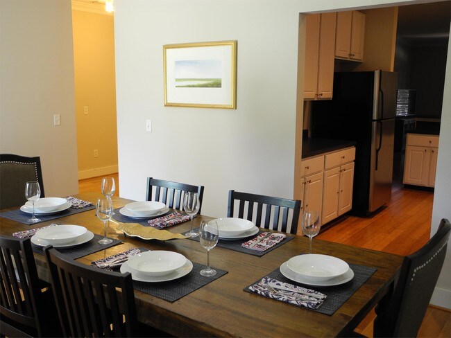 Building Photo - 2805 3rd St