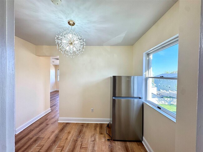 Building Photo - 130 Catskill Ave
