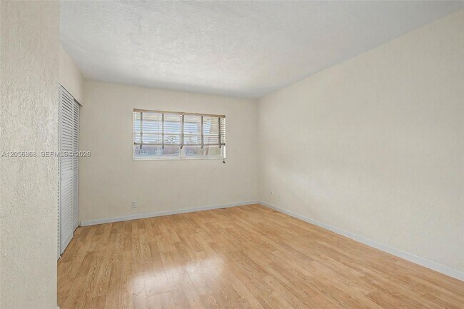 Building Photo - 6709 N Kendall Dr