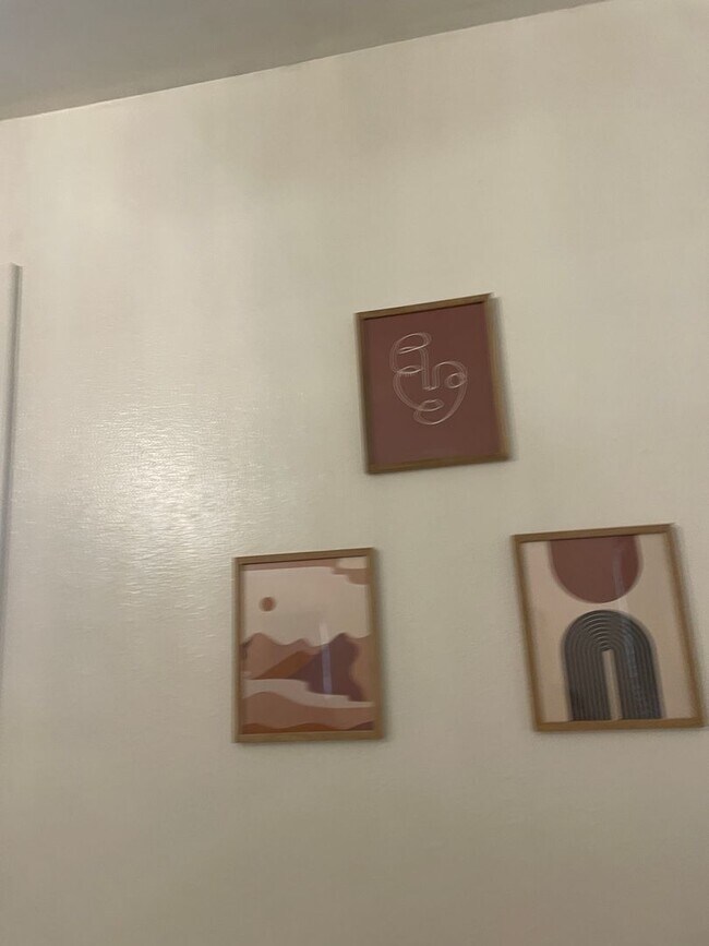 Building Photo - Great short term stay property! Nightly to monthly stays available!!