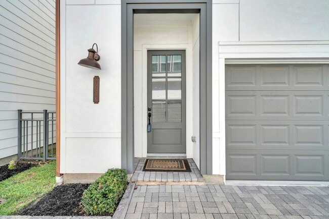 Building Photo - 9551 Neuens Rd